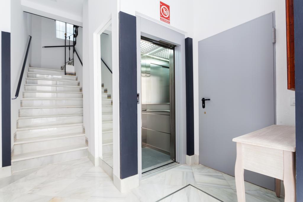 Hostly Acetres 2A-Penthouse In City Center-Fibre-Parking Opt Seville Exterior photo